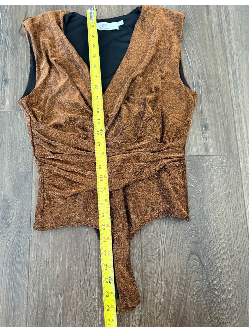 ASTR The Label Stella Metallic Copper Ruched V Neck Bodysuit Size L - Picture 5 of 8